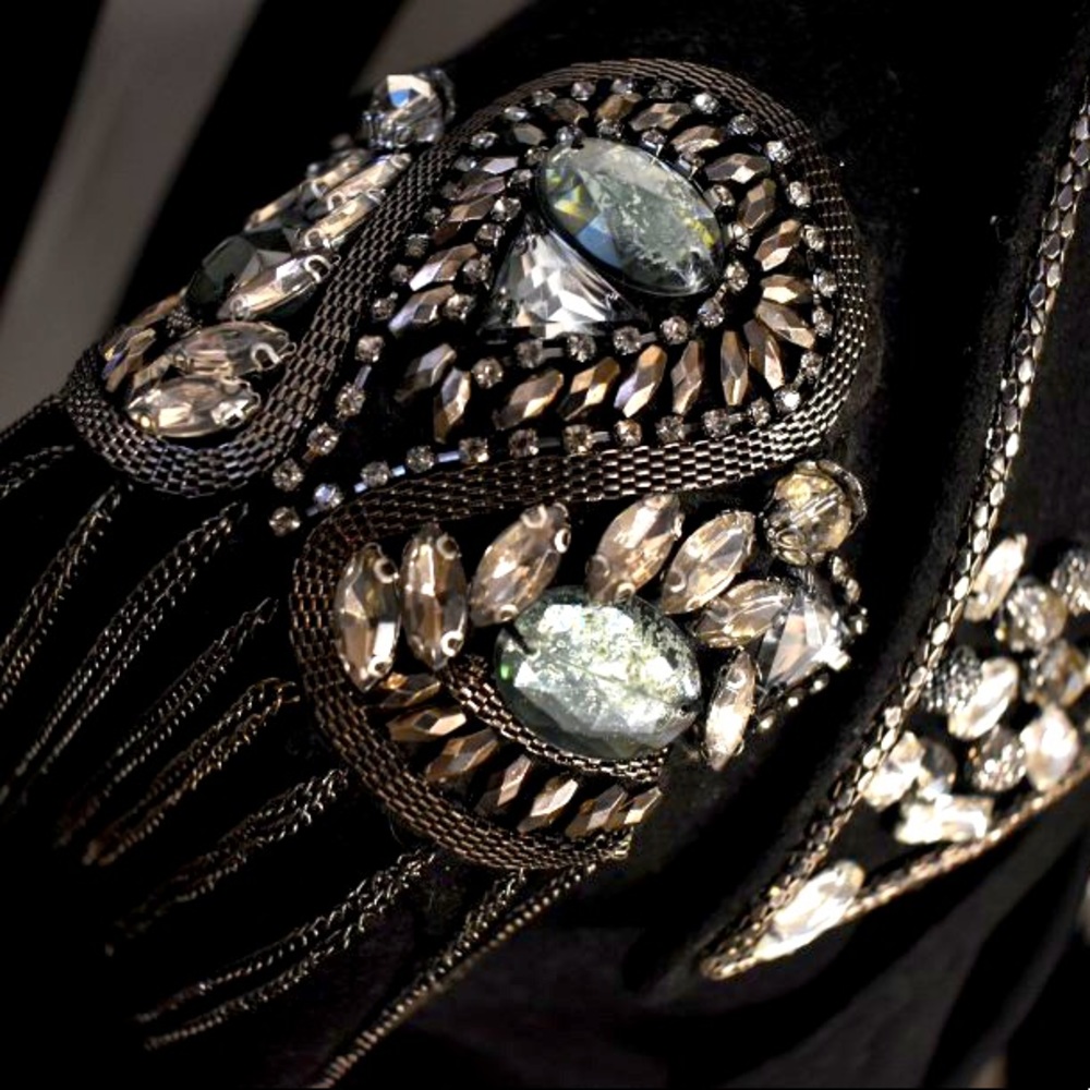 BLACK EMBELLISHED WOOL COAT